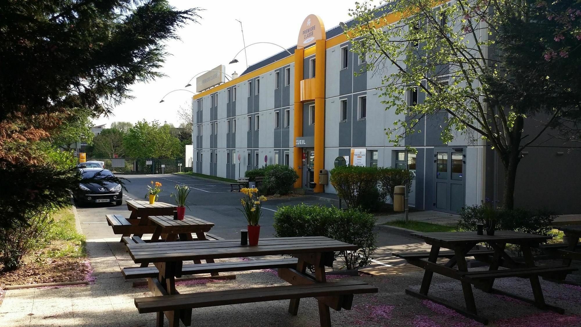Premiere Classe Montreuil Montreuil  Exterior foto B&B Hotel in Paris