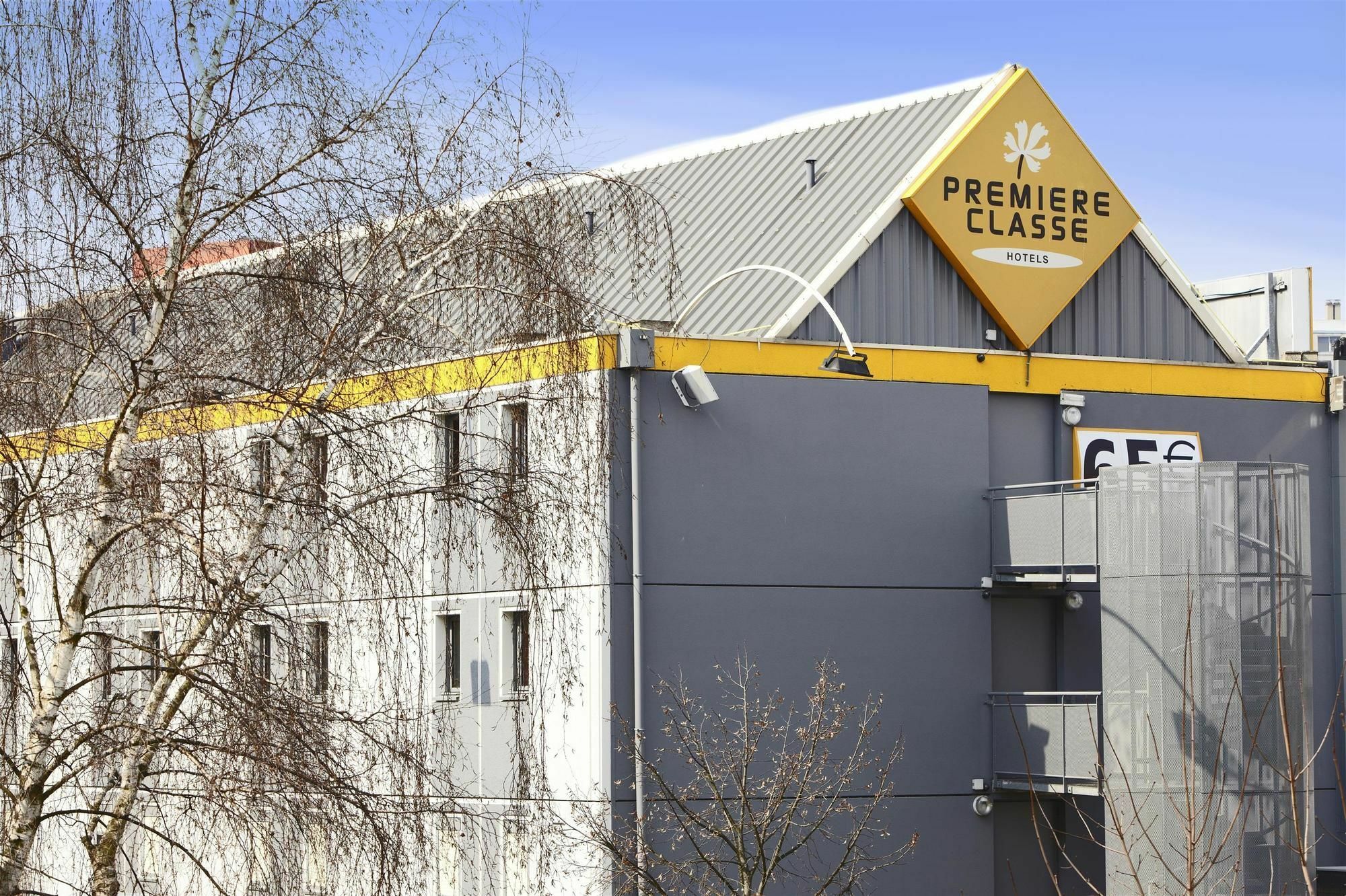 Premiere Classe Montreuil Montreuil  Exterior foto The school's main building